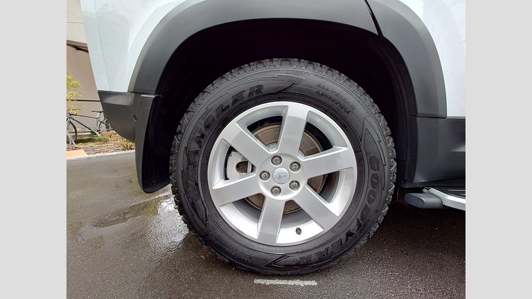 2023 認定中古車 Land Rover Defender 110 ユーロンホワイト D300 AWD（AT） S