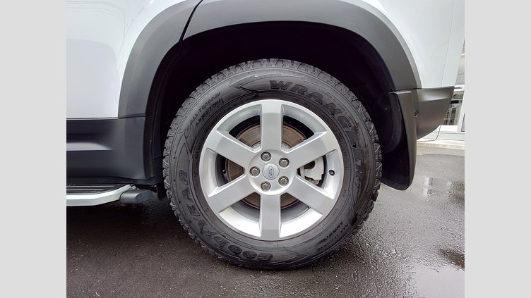 2023 認定中古車 Land Rover Defender 110 ユーロンホワイト D300 AWD（AT） S