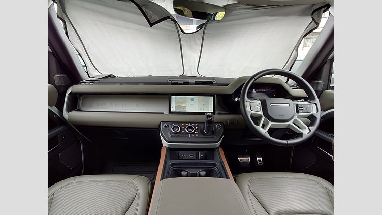 2023 認定中古車 Land Rover Defender 110 ユーロンホワイト D300 AWD（AT） S