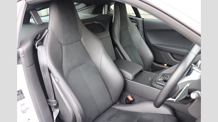 2020 認定中古車 Jaguar F-Type ユーロンホワイト P300 オートマチック 後輪駆動 F-TYPEクーペ R-DYNAMIC