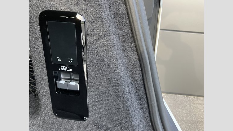 2024 認定中古車 Land Rover Range Rover Sport フジホワイト D300マイルドハイブリッド スタンダードホイールベース Dynamic HSE