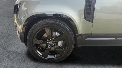 2025 Approved  Defender 110 Pangea Green 3.0 literes soros 6 hengeres dízel, összkerékhajtás, automata váltó X-Dynamic HSE Kép 9