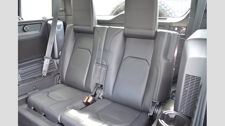 2020 認定中古車 Land Rover Defender 110 サントリーニブラック P300 AWD（AT） SE