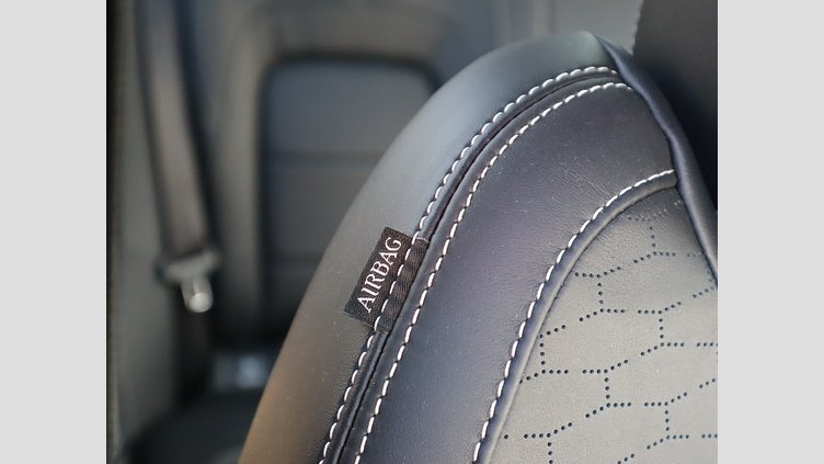 2024 認定中古車 Jaguar F-Pace オストゥーニパールホワイト P400e ガソリン プラグインハイブリッド R-DYNAMIC HSE