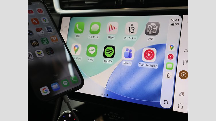 2024 認定中古車 Jaguar F-Pace オストゥーニパールホワイト P400e ガソリン プラグインハイブリッド R-DYNAMIC HSE