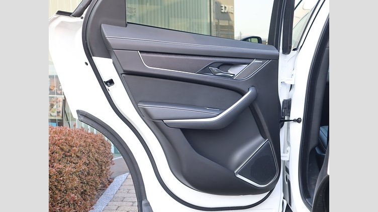 2024 認定中古車 Jaguar F-Pace オストゥーニパールホワイト P400e ガソリン プラグインハイブリッド R-DYNAMIC HSE