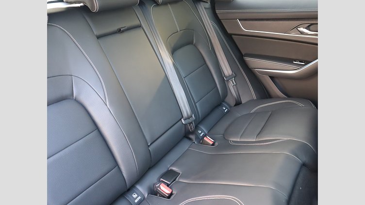 2024 認定中古車 Jaguar F-Pace オストゥーニパールホワイト P400e ガソリン プラグインハイブリッド R-DYNAMIC HSE