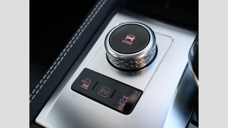 2024 認定中古車 Jaguar F-Pace オストゥーニパールホワイト P400e ガソリン プラグインハイブリッド R-DYNAMIC HSE