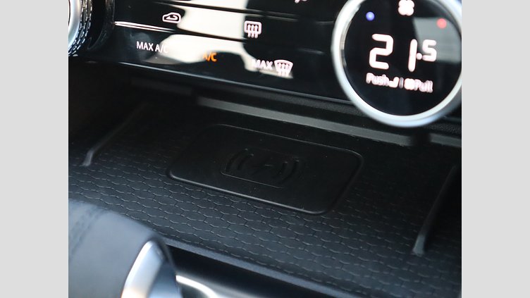 2024 認定中古車 Jaguar F-Pace オストゥーニパールホワイト P400e ガソリン プラグインハイブリッド R-DYNAMIC HSE