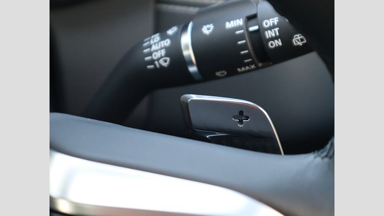 2024 認定中古車 Jaguar F-Pace オストゥーニパールホワイト P400e ガソリン プラグインハイブリッド R-DYNAMIC HSE