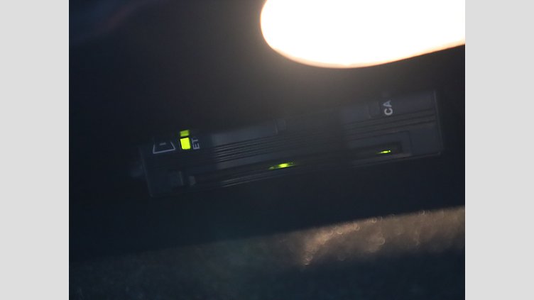 2024 認定中古車 Jaguar F-Pace オストゥーニパールホワイト P400e ガソリン プラグインハイブリッド R-DYNAMIC HSE