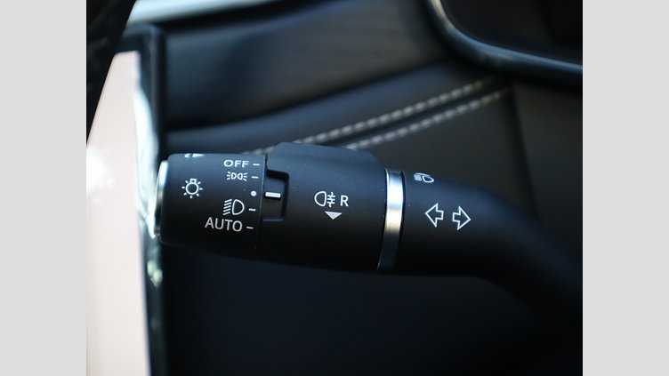 2024 認定中古車 Jaguar F-Pace オストゥーニパールホワイト P400e ガソリン プラグインハイブリッド R-DYNAMIC HSE