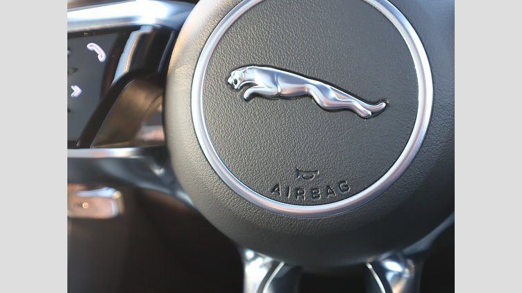 2024 認定中古車 Jaguar F-Pace オストゥーニパールホワイト P400e ガソリン プラグインハイブリッド R-DYNAMIC HSE