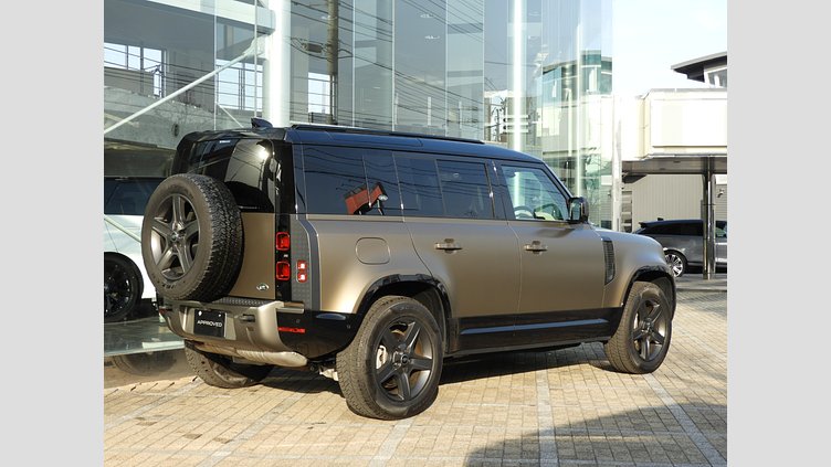 2022 認定中古車 Land Rover Defender 110 ゴンドワナストーン D300 AWD（AT） X-DYNAMIC SE
