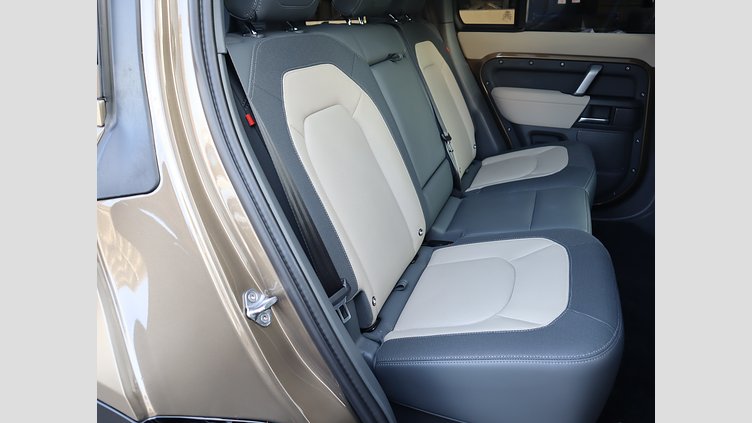 2022 認定中古車 Land Rover Defender 110 ゴンドワナストーン D300 AWD（AT） X-DYNAMIC SE