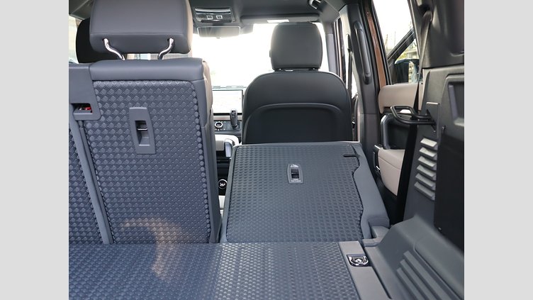 2022 認定中古車 Land Rover Defender 110 ゴンドワナストーン D300 AWD（AT） X-DYNAMIC SE