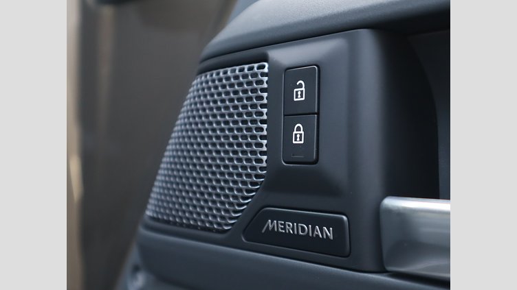 2022 認定中古車 Land Rover Defender 110 ゴンドワナストーン D300 AWD（AT） X-DYNAMIC SE