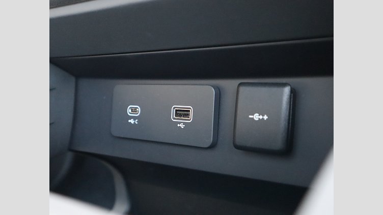 2022 認定中古車 Land Rover Defender 110 ゴンドワナストーン D300 AWD（AT） X-DYNAMIC SE