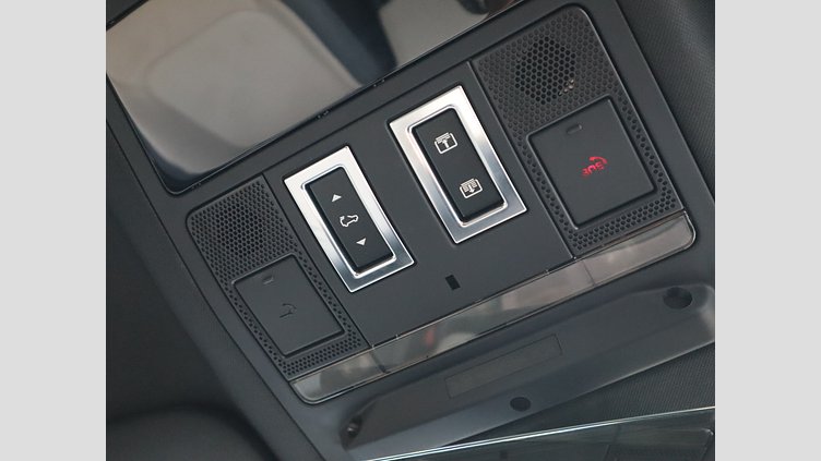 2022 認定中古車 Land Rover Defender 110 ゴンドワナストーン D300 AWD（AT） X-DYNAMIC SE