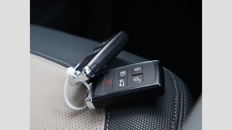 2022 認定中古車 Land Rover Defender 110 ゴンドワナストーン D300 AWD（AT） X-DYNAMIC SE