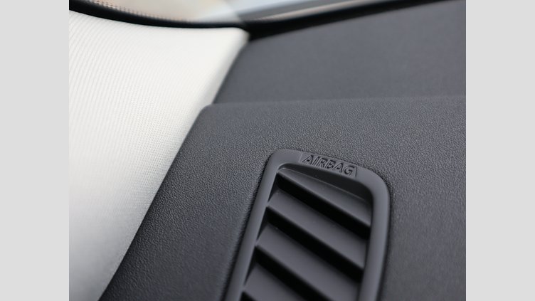 2021 認定中古車 Land Rover Range Rover Evoque ユーロンホワイト P200 AWD（オートマチック） S