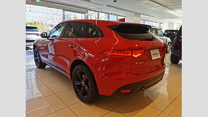 F-Pace 1