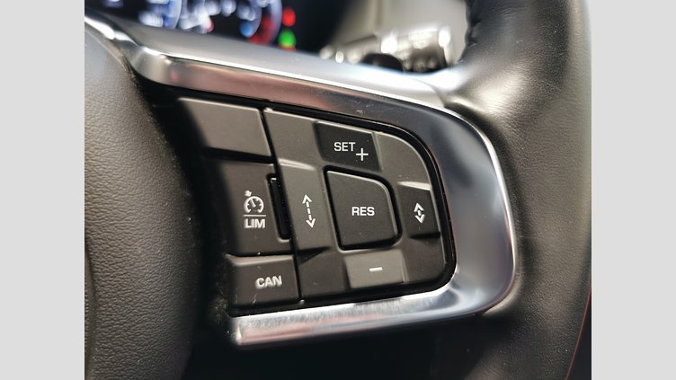 2016 認定中古車 Jaguar F-Pace Firenze Red 3.0L　Supercharged Rスポーツ