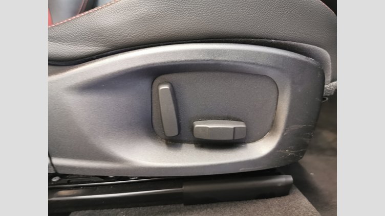 2016 認定中古車 Jaguar F-Pace Firenze Red 3.0L　Supercharged Rスポーツ