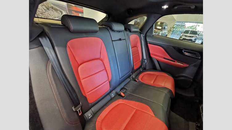 2016 認定中古車 Jaguar F-Pace Firenze Red 3.0L　Supercharged Rスポーツ