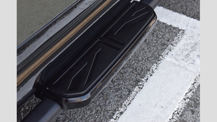 2024 認定中古車 Land Rover Defender 110 パンゲアグリーン D300 AWD（AT） X-DYNAMIC HSE