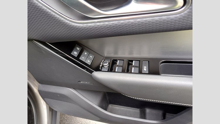 2021 認定中古車 Land Rover Range Rover Velar シリコンシルバー D200 AWD（オートマチック） MHEV R-DYNAMIC S