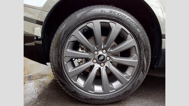 2021 認定中古車 Land Rover Range Rover Velar シリコンシルバー D200 AWD（オートマチック） MHEV R-DYNAMIC S