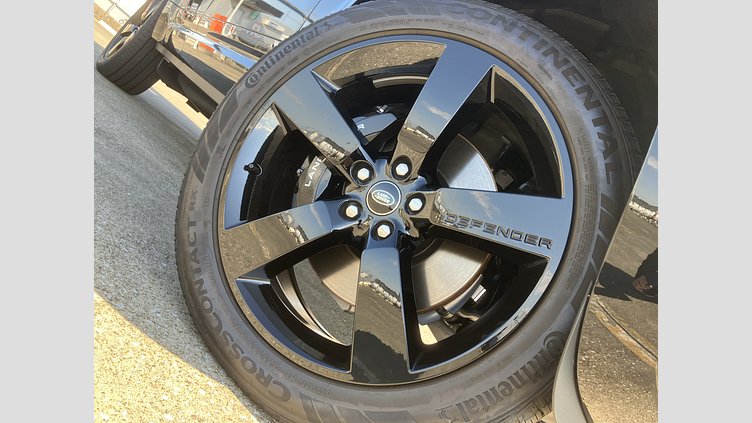 2025 認定中古車 Land Rover Defender 110 サントリーニブラック P525 ガソリン V8