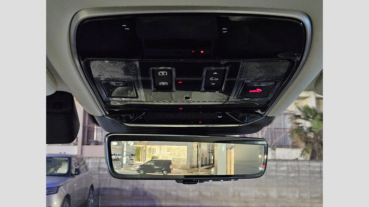 2024 認定中古車 Land Rover Range Rover オストゥーニパールホワイト（お取り扱いの有無については正規ディーラーにお問い合わせください） D300 AWD MHEV（AT） スタンダードホイールベース Autobiography