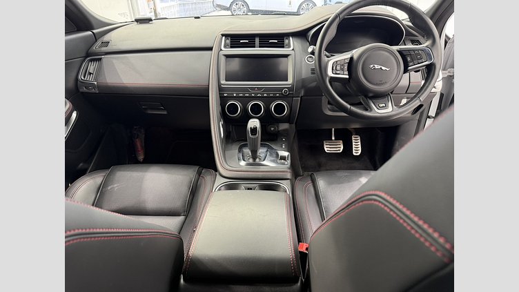 2019 認定中古車 Jaguar E-Pace ユーロンホワイト D180 オートマチック全輪駆動 チェッカーフラッグエディション