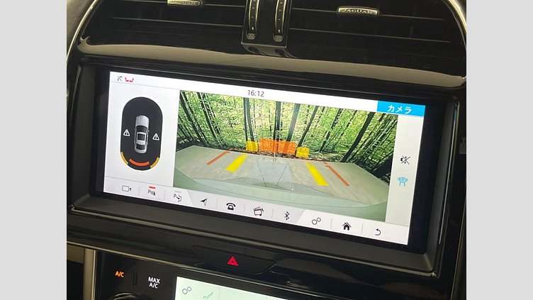 2019 認定中古車 Jaguar XE ユーロンホワイト D180 RWD AUTOMATIC 4 door Saloon SE