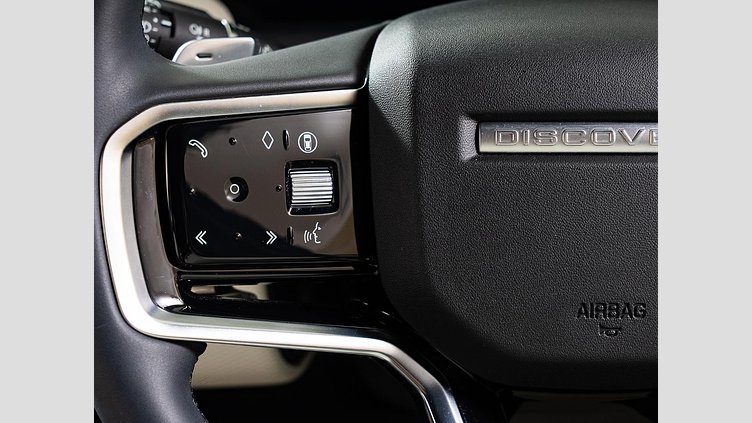 2024 認定中古車 Land Rover Discovery Sport サントリーニブラック D200マイルドハイブリッド（ディーゼル） 標準ホイール DYNAMIC SE