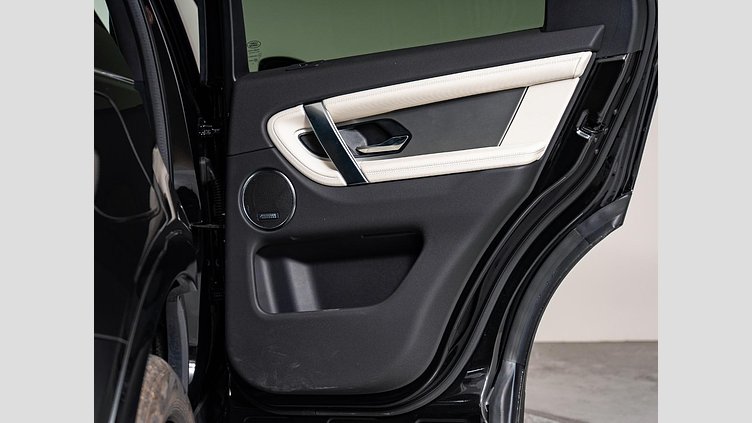 2024 認定中古車 Land Rover Discovery Sport サントリーニブラック D200マイルドハイブリッド（ディーゼル） 標準ホイール DYNAMIC SE