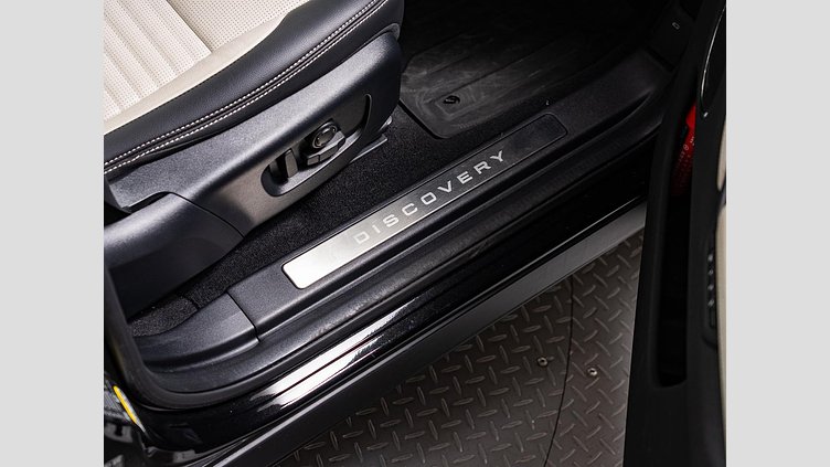 2024 認定中古車 Land Rover Discovery Sport サントリーニブラック D200マイルドハイブリッド（ディーゼル） 標準ホイール DYNAMIC SE