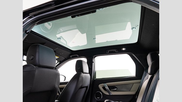 2024 認定中古車 Land Rover Discovery Sport サントリーニブラック D200マイルドハイブリッド（ディーゼル） 標準ホイール DYNAMIC SE