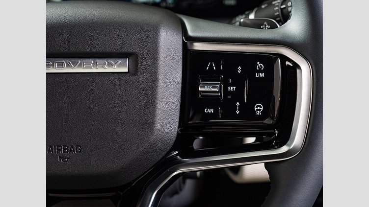 2024 認定中古車 Land Rover Discovery Sport サントリーニブラック D200マイルドハイブリッド（ディーゼル） 標準ホイール DYNAMIC SE