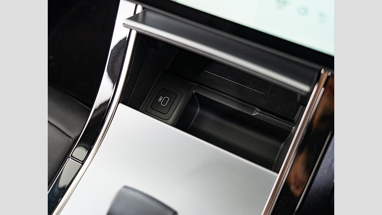 2024 認定中古車 Land Rover Range Rover Evoque サントリーニブラック D200マイルドハイブリッド（ディーゼル） Standard Wheelbase S