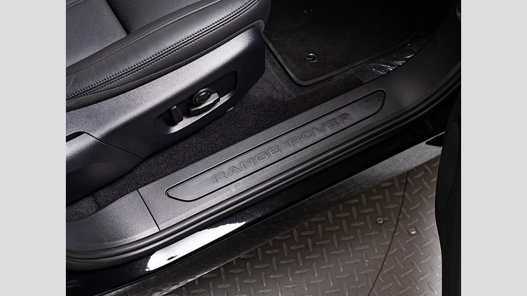 2024 認定中古車 Land Rover Range Rover Evoque サントリーニブラック D200マイルドハイブリッド（ディーゼル） Standard Wheelbase S