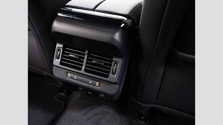 2024 認定中古車 Land Rover Range Rover Evoque サントリーニブラック D200マイルドハイブリッド（ディーゼル） Standard Wheelbase S