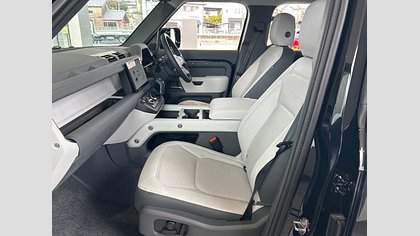 Defender 110 52