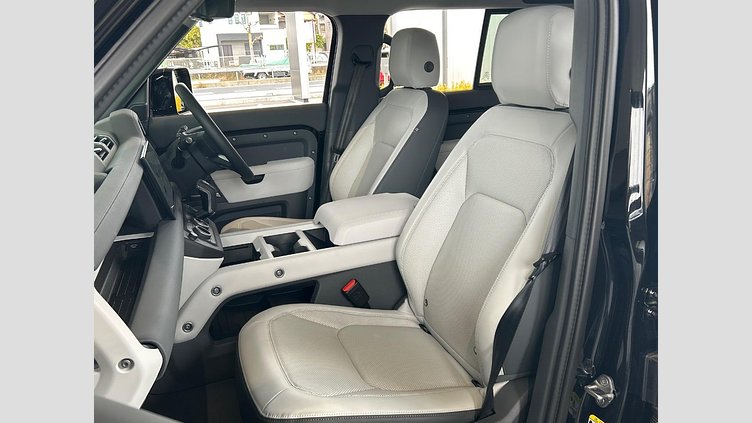 2024 認定中古車 Land Rover Defender 110 サントリーニブラック D350 ディーゼルマイルドハイブリッド X-Dynamic SE