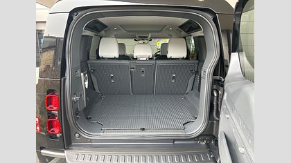 Defender 110 57