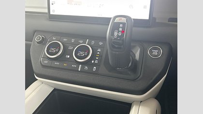 Defender 110 47