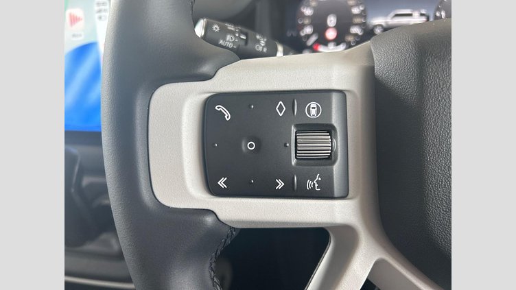 2024 認定中古車 Land Rover Defender 110 サントリーニブラック D350 ディーゼルマイルドハイブリッド X-Dynamic SE