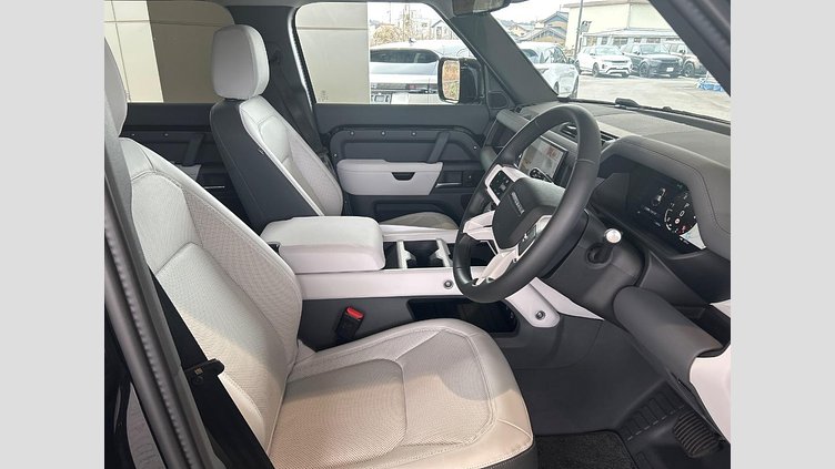 2024 認定中古車 Land Rover Defender 110 サントリーニブラック D350 ディーゼルマイルドハイブリッド X-Dynamic SE